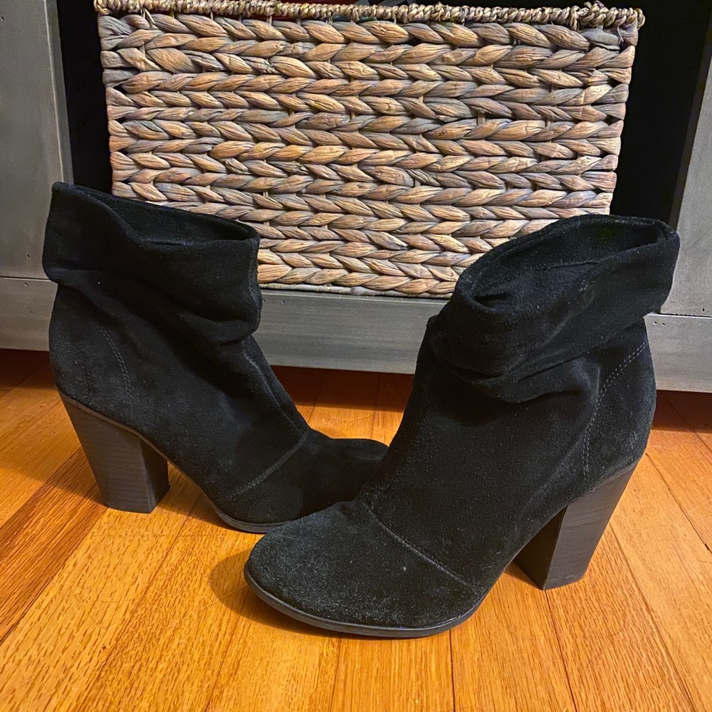 LYDIA Heeled Boots Size: 8